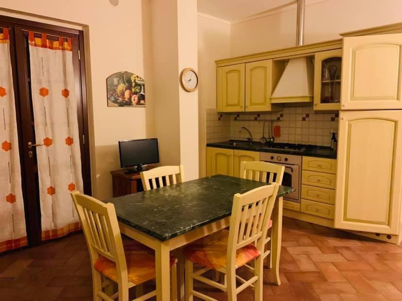 8380 Agriturismo L'Oleandro モンテメラノ エクステリア 写真