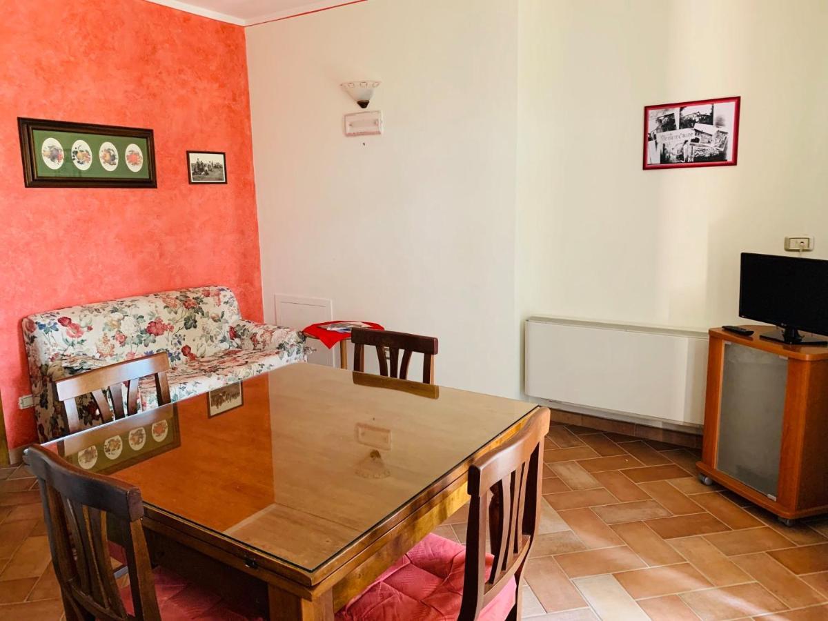 8380 Agriturismo L'Oleandro モンテメラノ エクステリア 写真